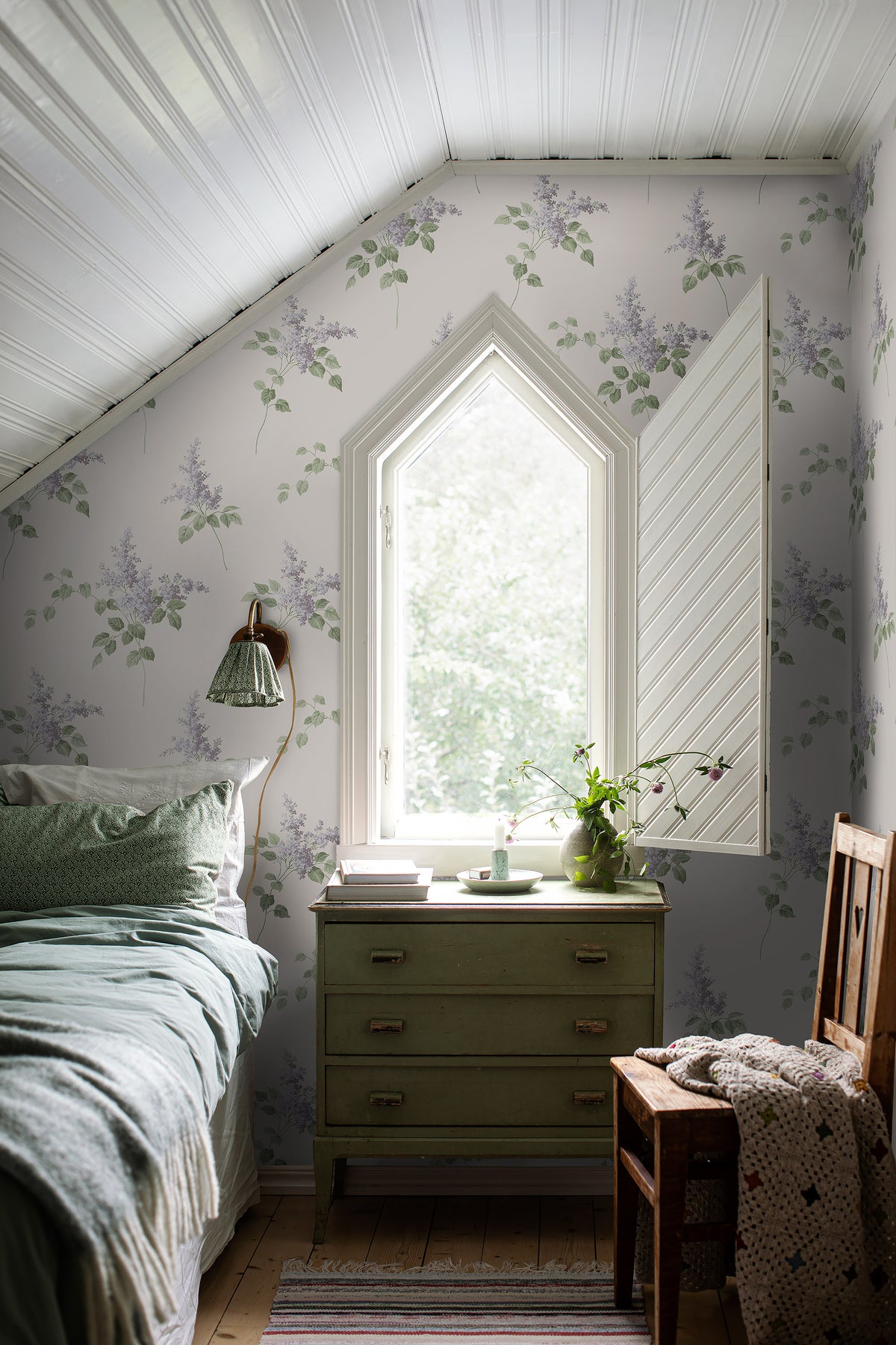 Lilacs - Roomshot Bedroom