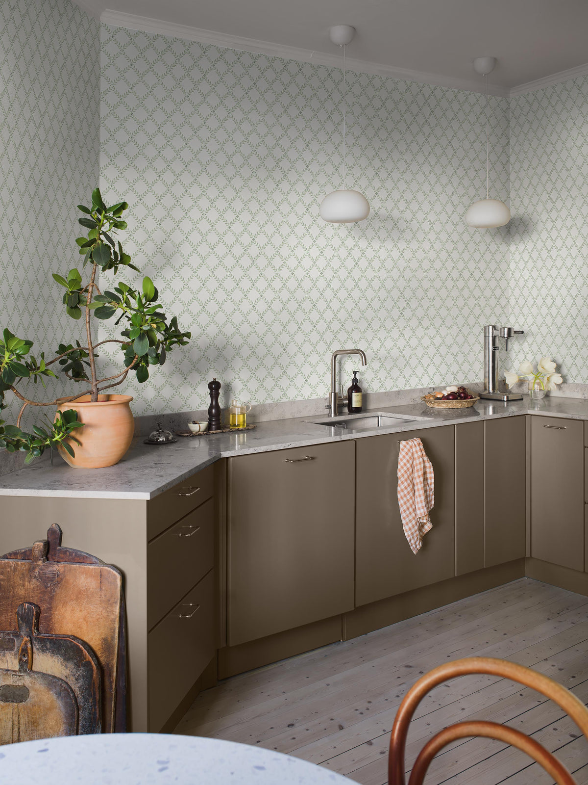 Trellis Leaves - Kitchen Roomshot