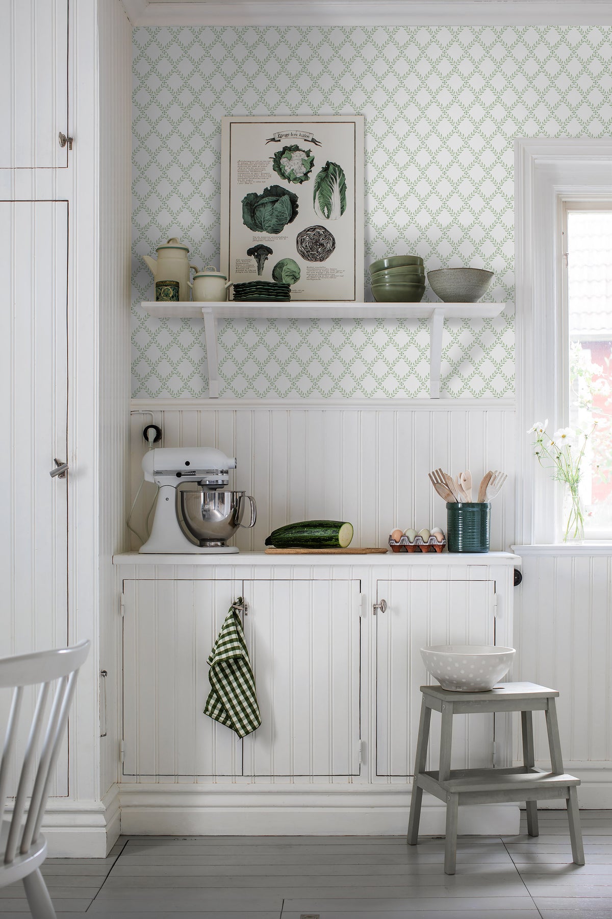 Trellis Leaves - 7671 Trellis Roomshot Kitchen