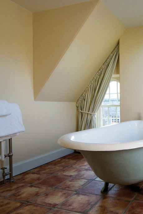 Farrow & Ball Farrow's Cream lifestyle photo