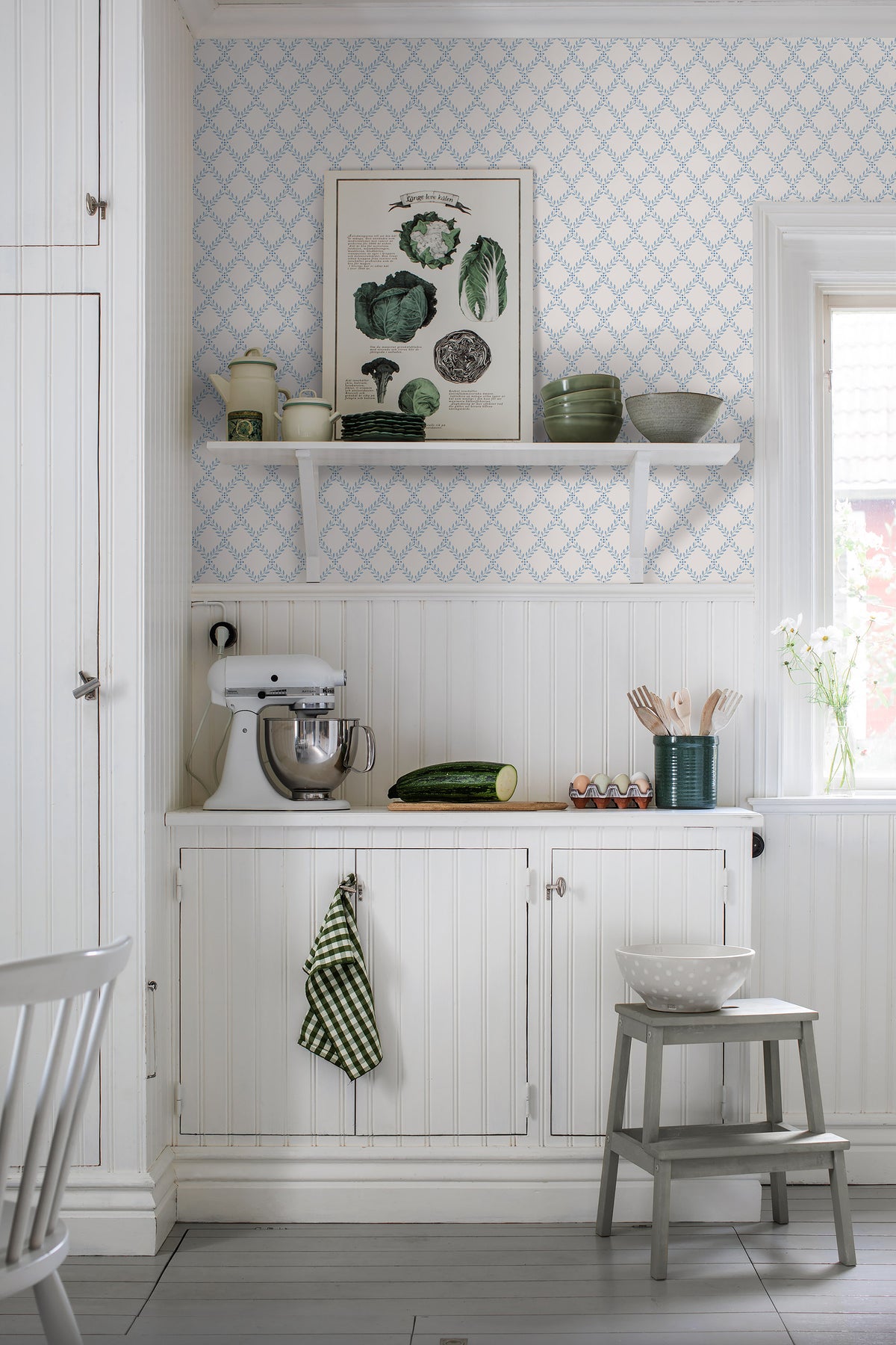 Trellis Leaves - 7672 Trellis Roomshot Kitchen