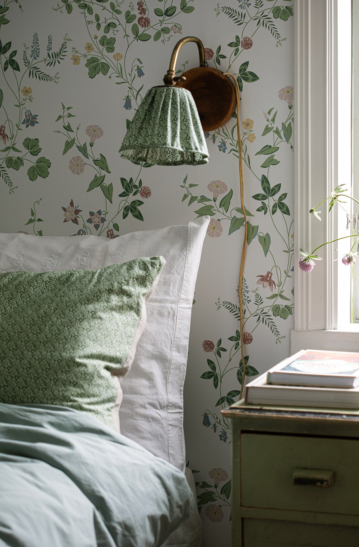 Midsummer Eve - Roomshot 1