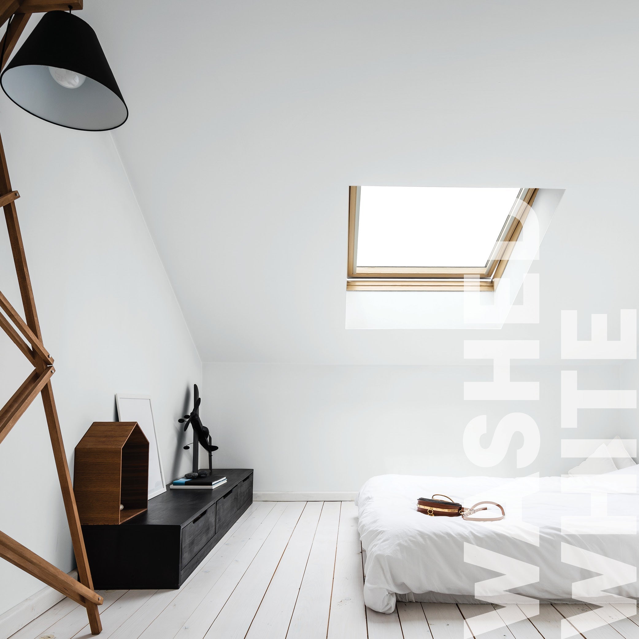 Curator Washed White lifestyle photo